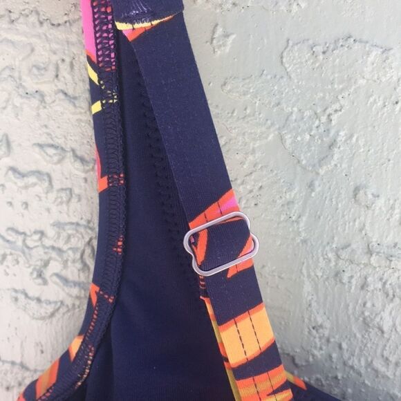 Land’s End Size 2 Bathing Suit Top NWT - Picture 10 of 12